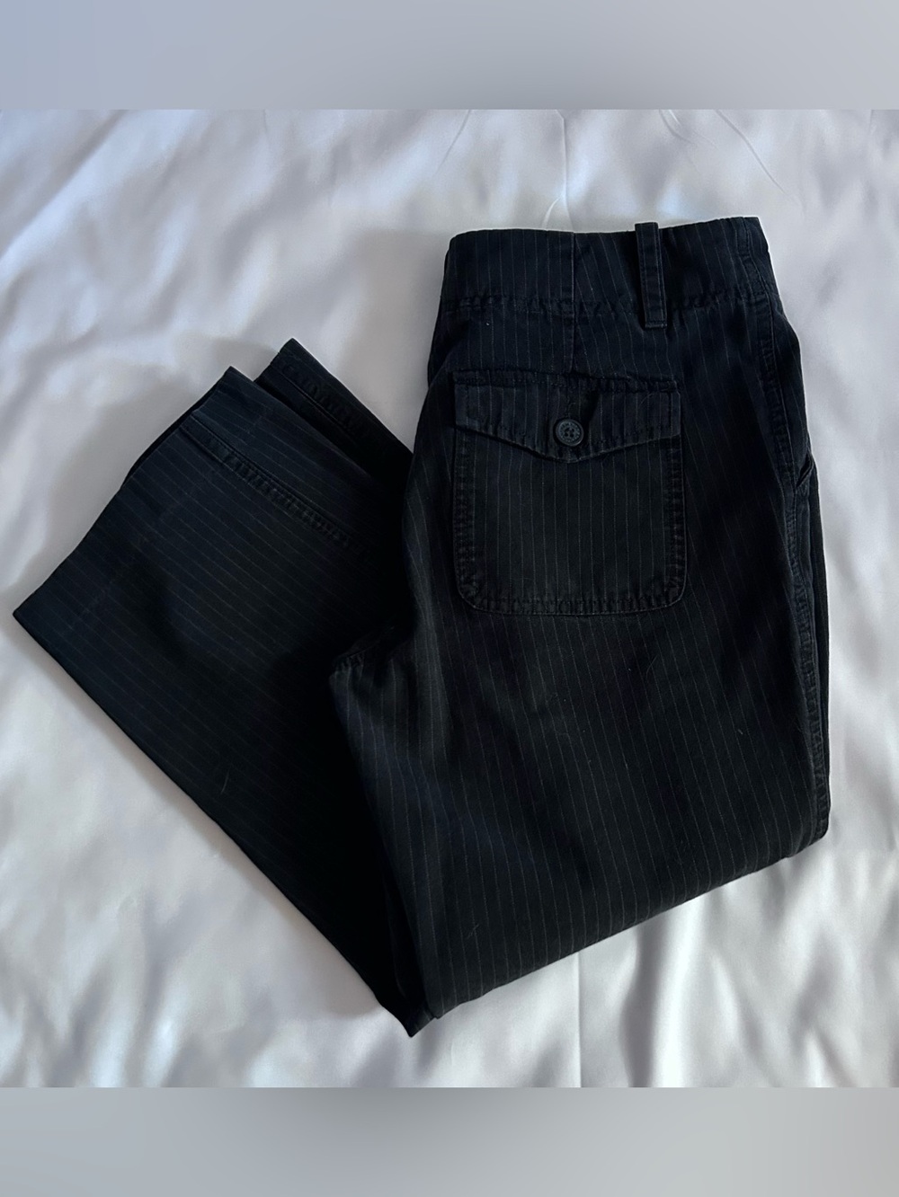 New York and Company Pinstripe Capri Pants Size 8